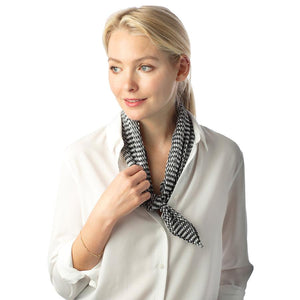 Pleated Houndstooth Neck Scarf